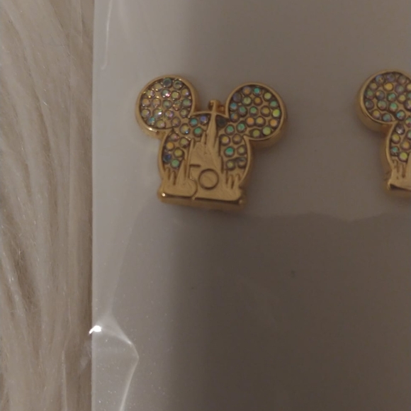 💖FIRM! NWT DISNEY PARKS WDW 50TH ANNIVERSARY MICKEY MOUSE STUD EARRINGS - Picture 4 of 8